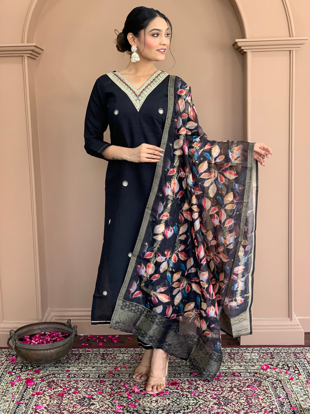 Elegant Black Floral Printed Kurta Set