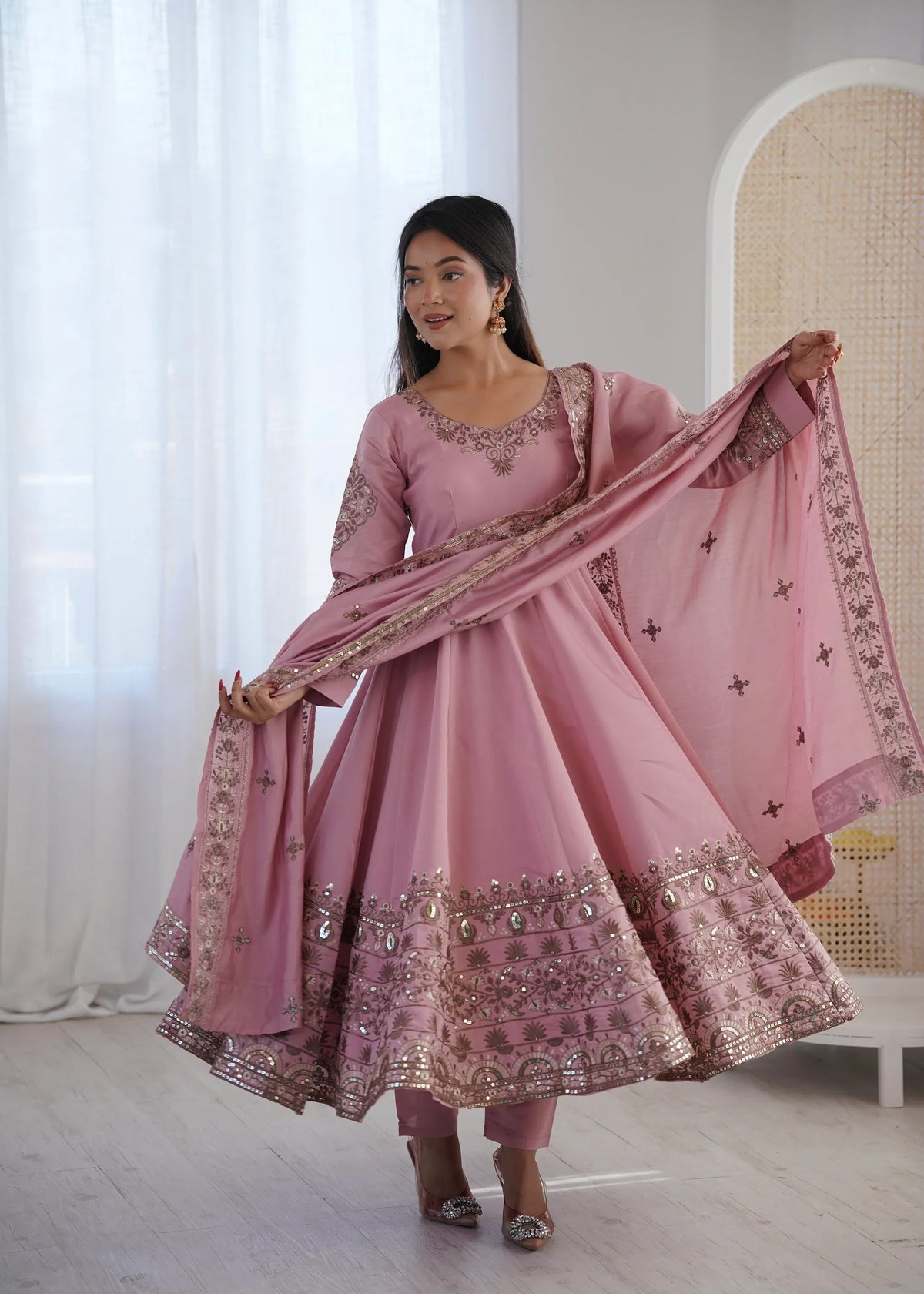 Soft Blush Embellished Roman Silk Kurta & Pant Ensemble