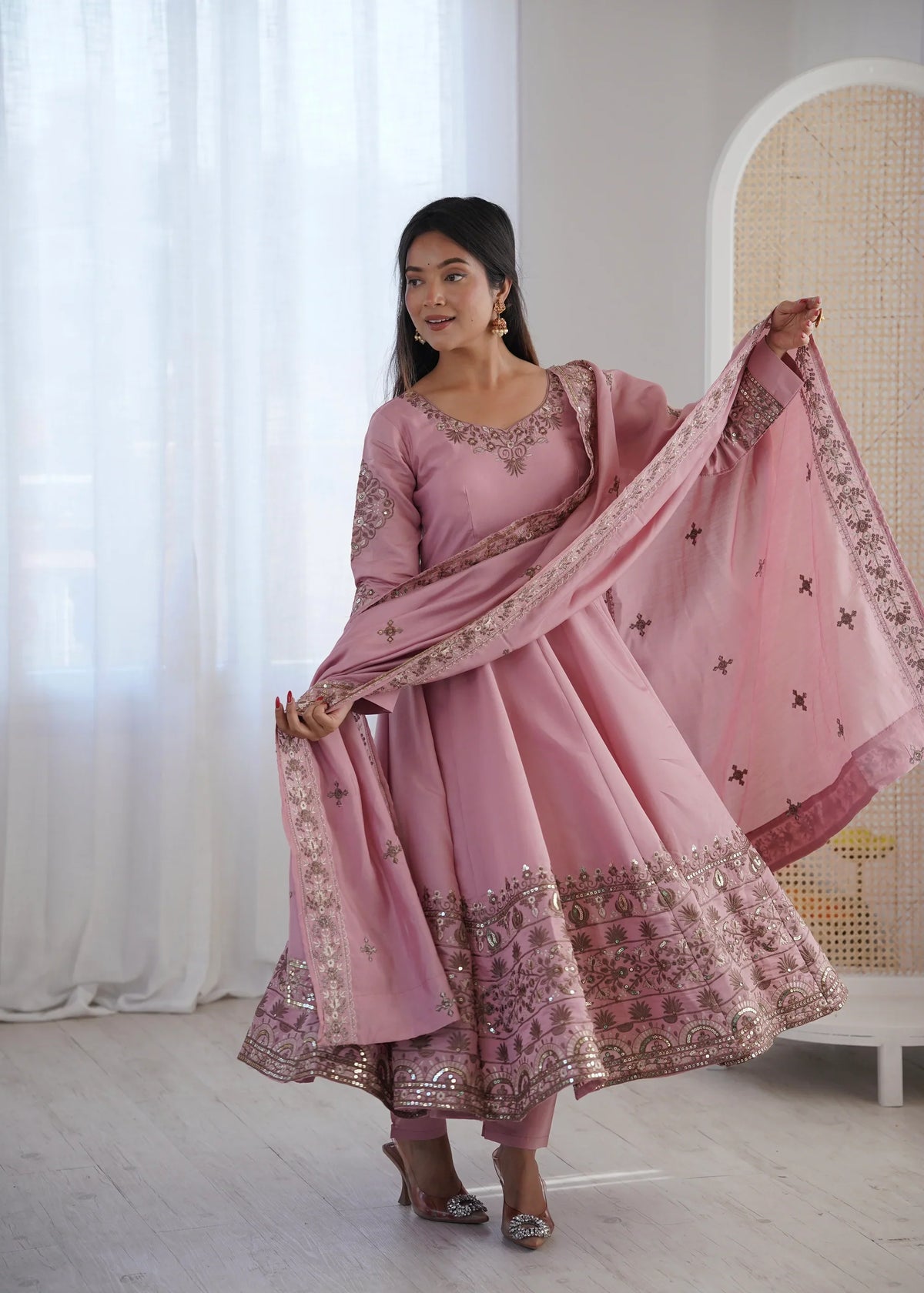 Soft Blush Embellished Roman Silk Kurta & Pant Ensemble