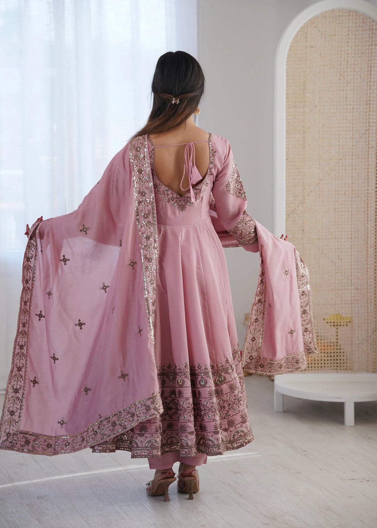 Soft Blush Embellished Roman Silk Kurta & Pant Ensemble