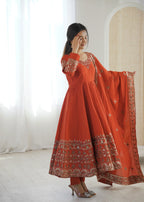 Tangerine Embellished Roman Silk Kurta Pant