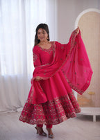Rose Blush Embellished Roman Silk Kurta Pant