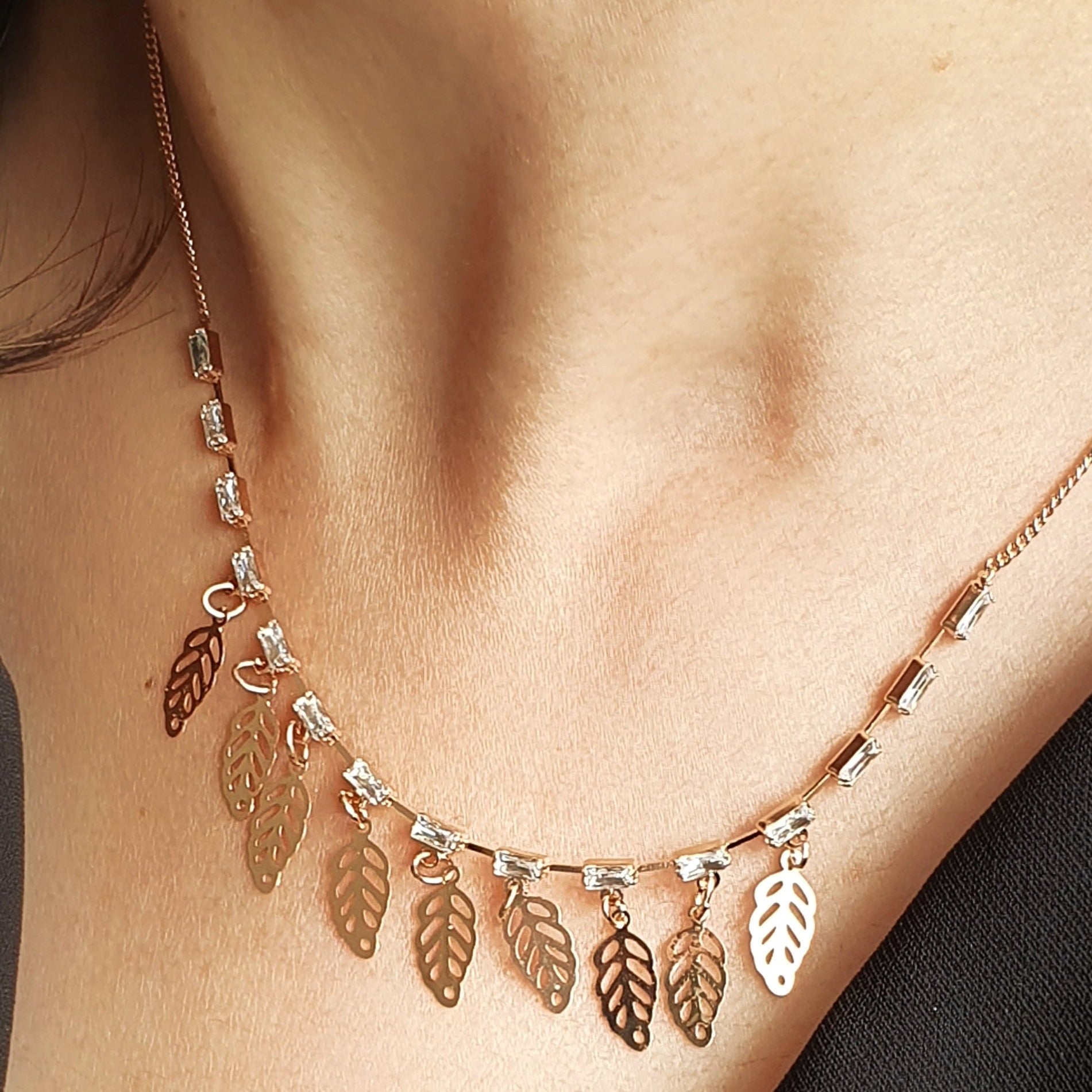 Dangling Leaf Necklace Image