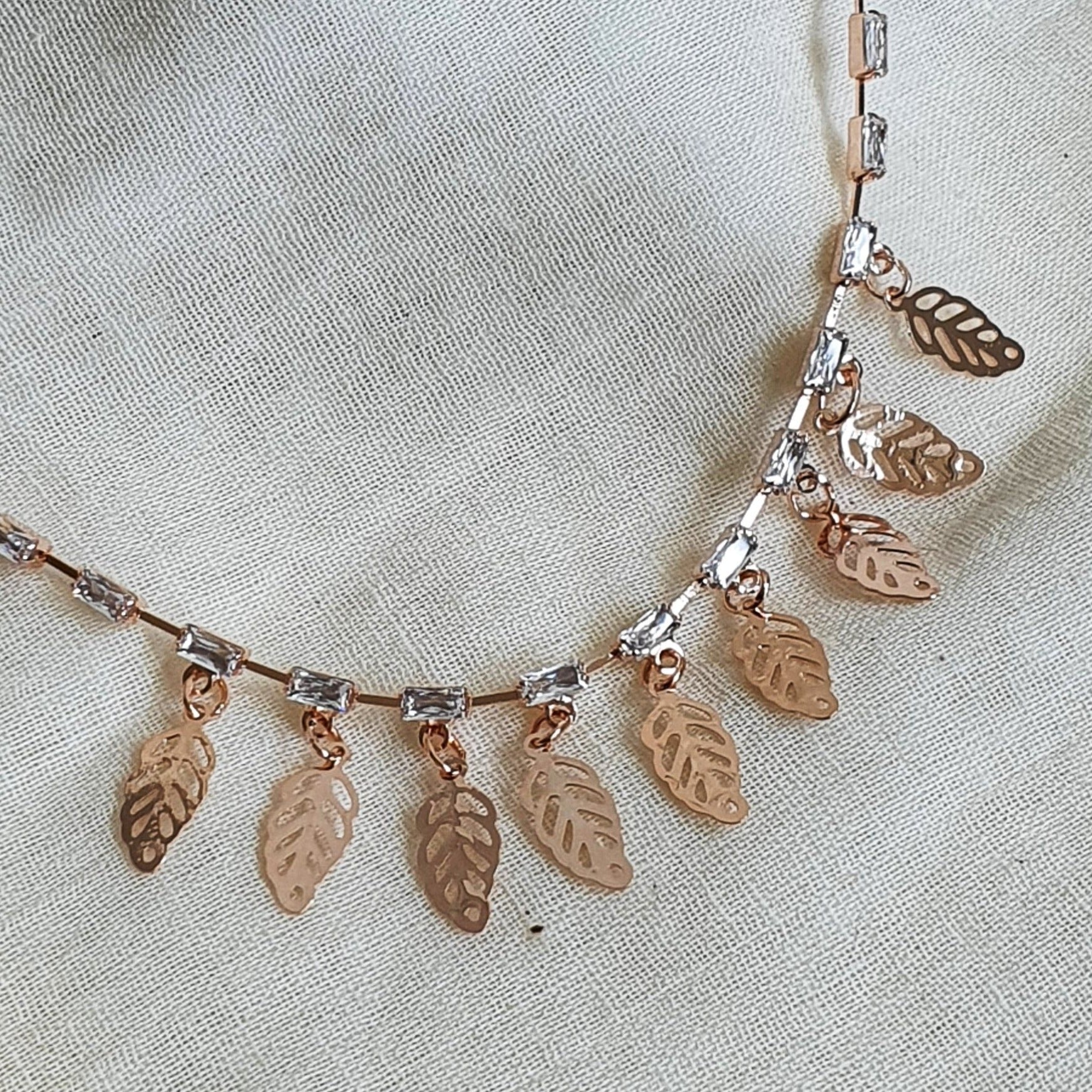 Dangling Leaf Necklace Image