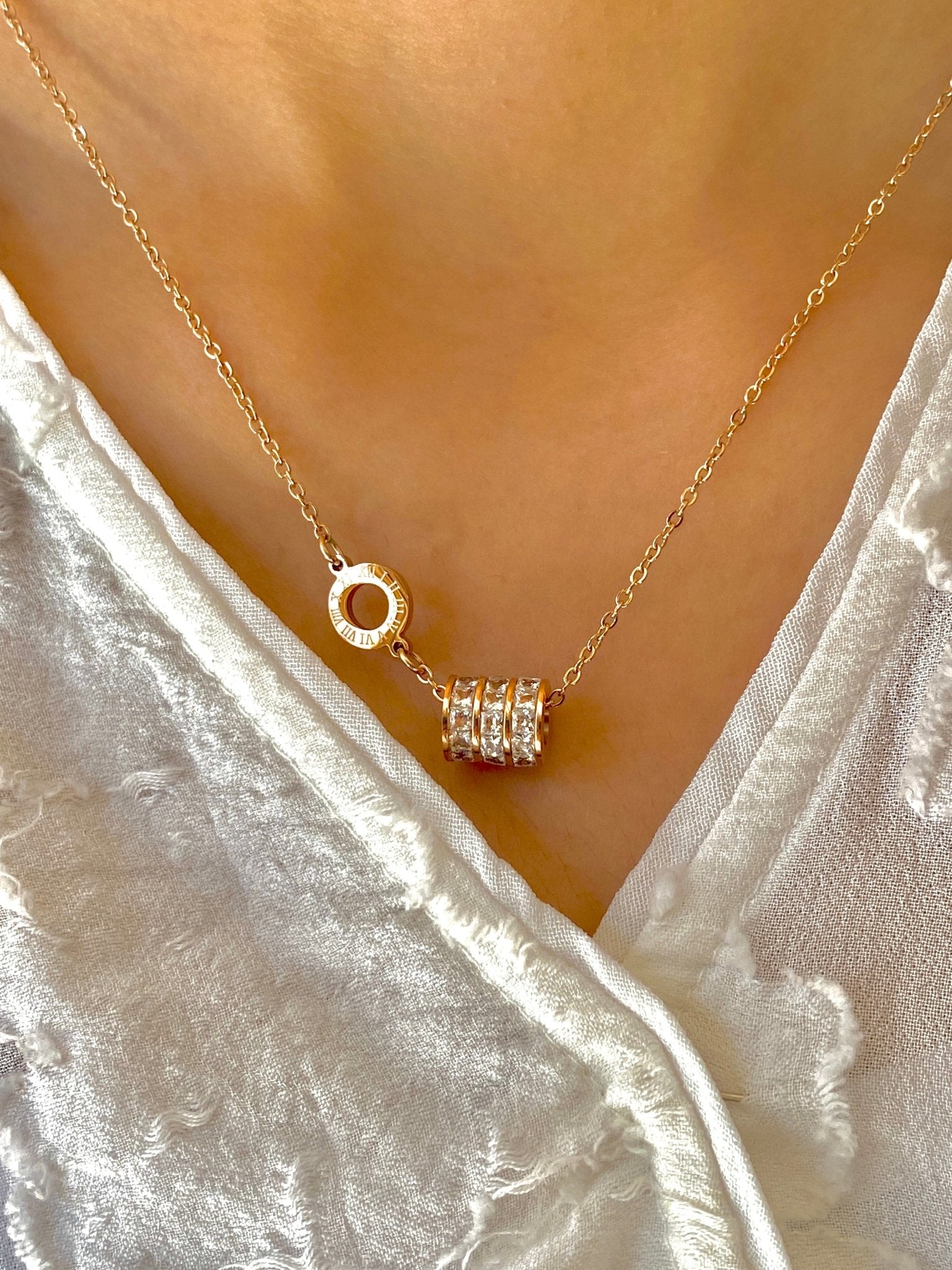 Diamond Roll Necklace